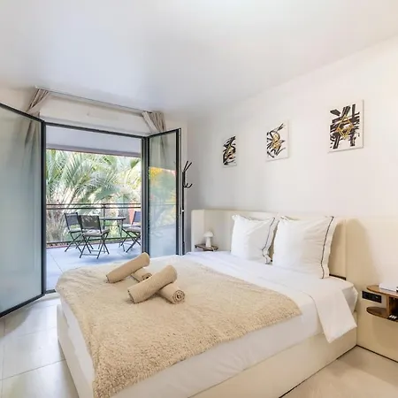 Escape Renovated 2br Ac Pool Terrace Cannes