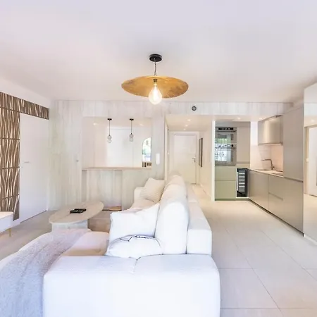 Escape Renovated 2br Ac Pool Terrace Cannes