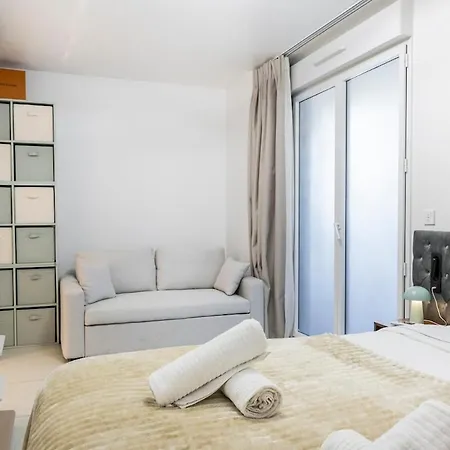 Escape Renovated 2br Ac Pool Terrace Apartment Cannes